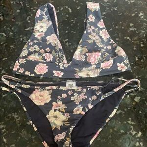 Billabong Swimsuit Set